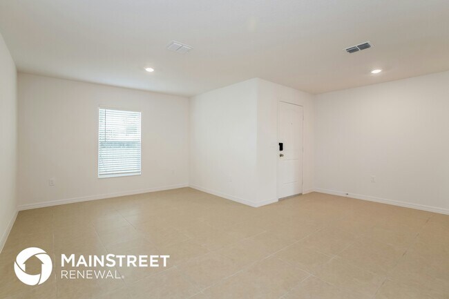 1736 Canaan Lp, Dundee, FL 33838 - photo 5