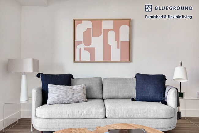 1539 Purdue Ave unit FL3-ID620, Los Angeles, CA 90025 - photo 2