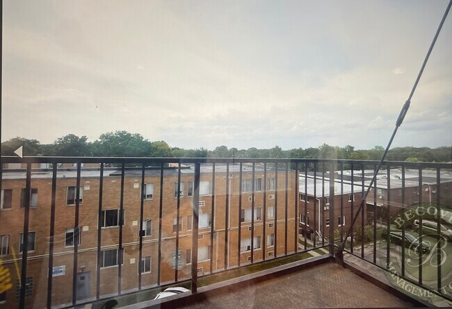 2505 W Howard St unit 601, Chicago, IL 60645 - photo 5