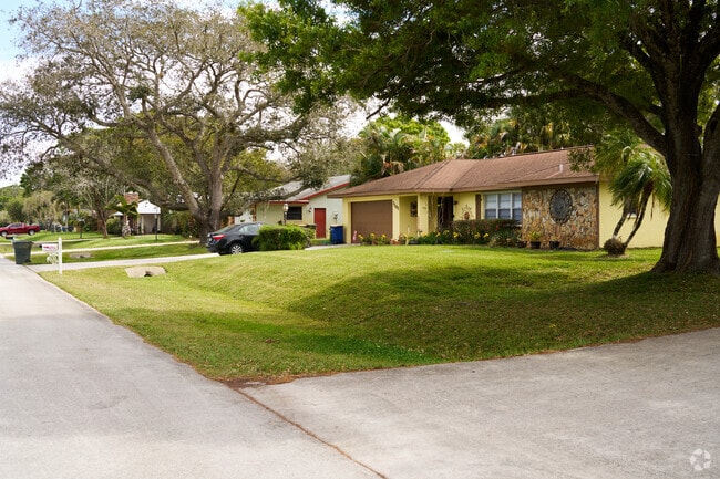 You can find plenty of traditional Ranch style homes in White City.