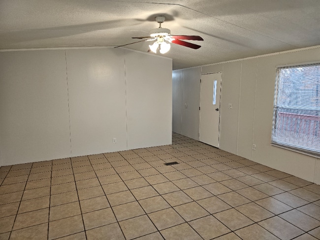 1057 Hibiscus Rd, Moneta, VA 24121 - photo 6