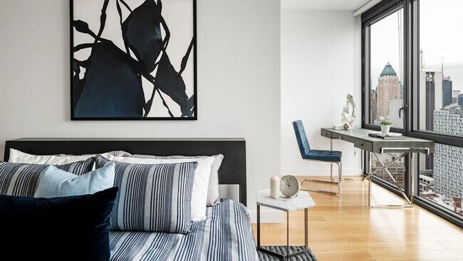 606 W 57th St unit 326, New York, NY 10019 - photo 2