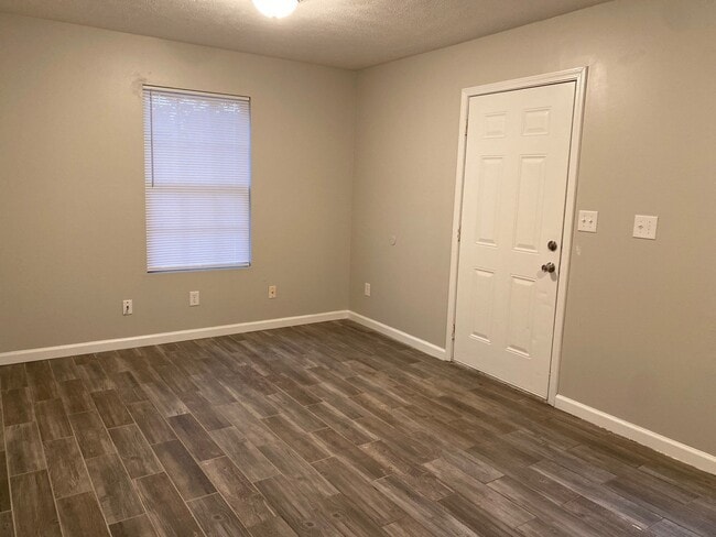 877 N Royal St unit B, Jackson, TN 38301 - photo 3