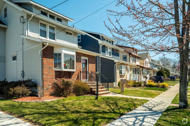 Colorful homes line Lyndhurst’s residential blocks, adding charm to the neighborhood.