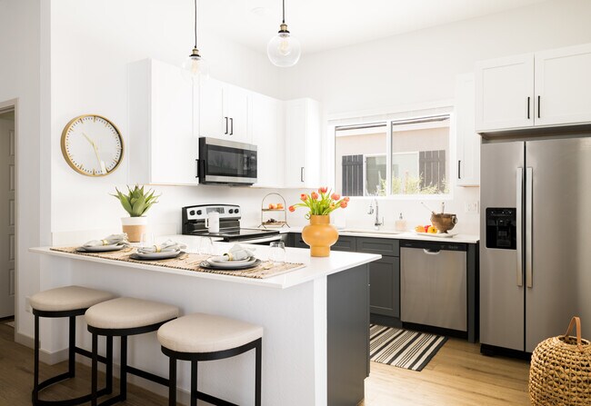 Bungalows on Florence, Casa Grande, AZ 85122 - photo 2