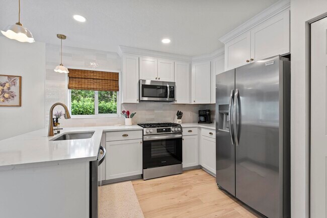 87 Parkview Dr, Palm Coast, FL 32164 - photo 7