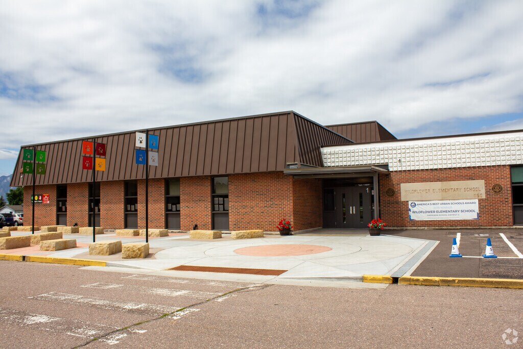 Wildflower Elementary School provides education in the neighborhood of 
Gateway Park.