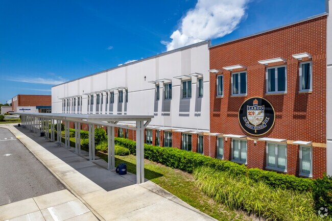 Largo High School is a public school welcoming all Harbor Bluffs students and beyond.