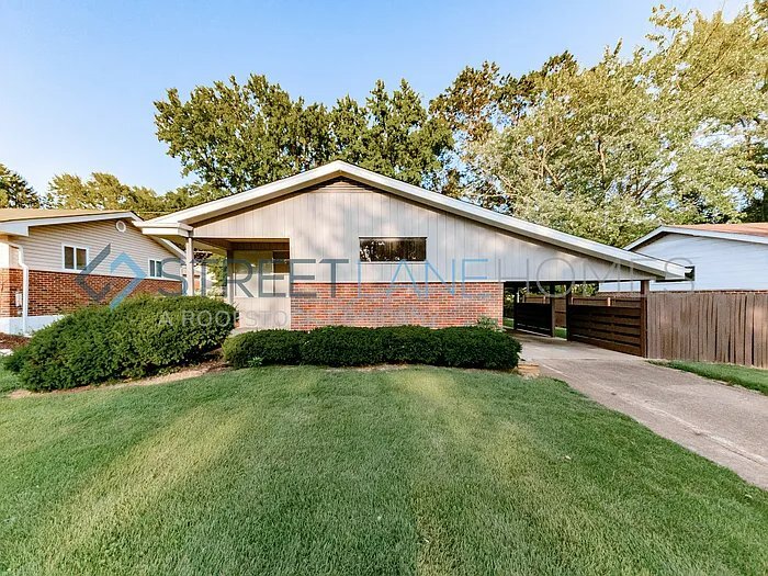 9834 Lawnview Dr, Saint Louis, MO 63136 - photo 1