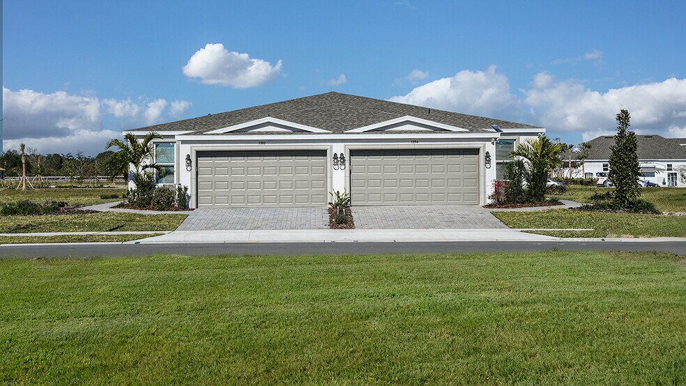 942 Arbor Green Trail unit 36603570, Saint Cloud, FL 34771 - photo 1