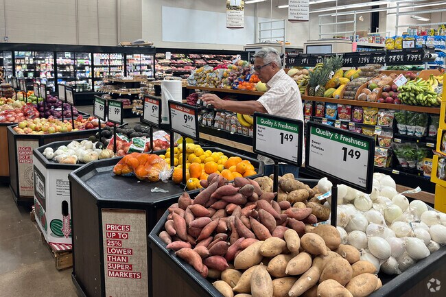Smart & Final make it easy to find fresh fruits, vegetables, and pantry staples in Harbor Gateway.