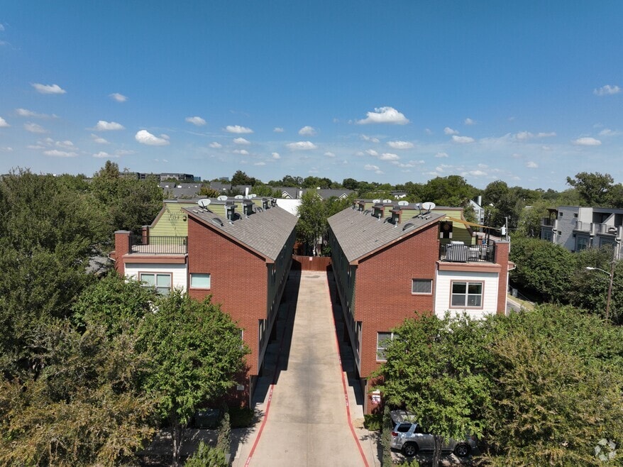 5875 Ross Ave unit 6, Dallas, TX 75206 - photo 2