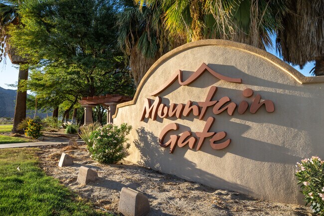 Mountain Gate is a beautiful neighborhood community located on the north side of Palm Springs.