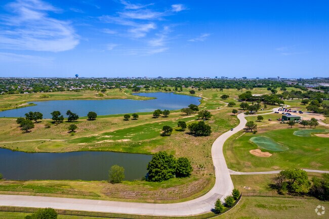Experience championship golf at its finest at Maridoe Golf Club in Southeast Carrollton, TX