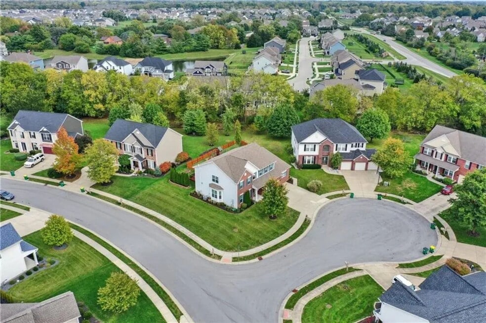 410 Gateshead Ct, Westfield, IN 46074 - photo 1