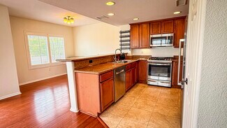 1605 Emerald St, San Diego, CA 92109