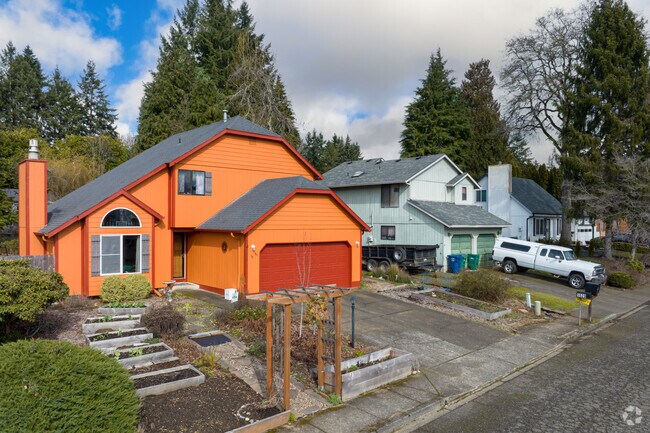 Brightly colored and eclectic homes are typical throughout the Linwood neighborhood.