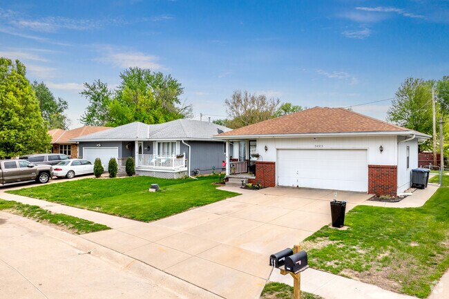 There are many architectural styles found throughout Northgate.