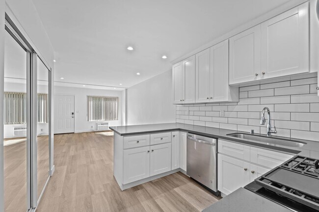 1240 W 29th St unit 4, Los Angeles, CA 90007 - photo 5