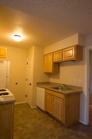 2619 NE Halsey St unit 7, Portland, OR 97232 - photo 5