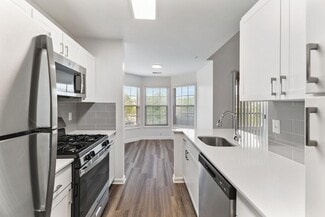 6050 Edgeware Ln, Alexandria, VA 22315