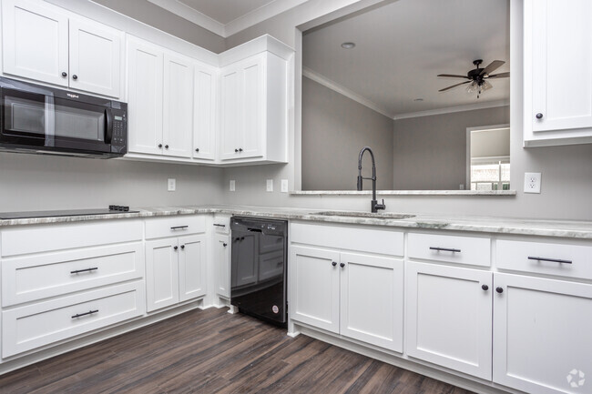 3BR, 2BA - Kitchen