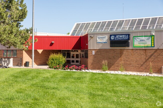 Jewell Elementary School serves Sable Ridge students in pre-k through fifth grade.