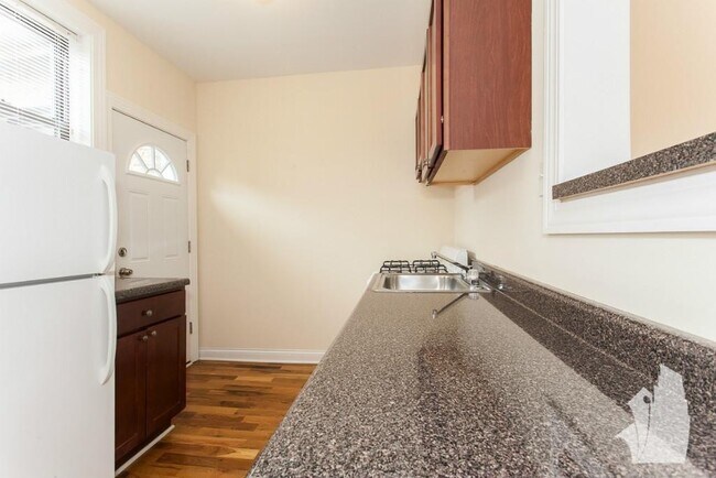 1448 W Byron St unit 3904-1, Chicago, IL 60613 - photo 4
