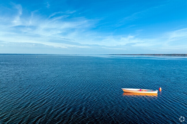 The Oneida Lake is only 6 miles from Canastota, NY.