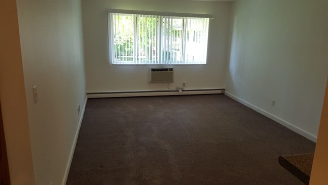 5675 W Brown Deer Rd unit 109, Milwaukee, WI 53223 - photo 7