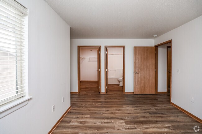 2BR, 2BA - The Willow/1,004 SF