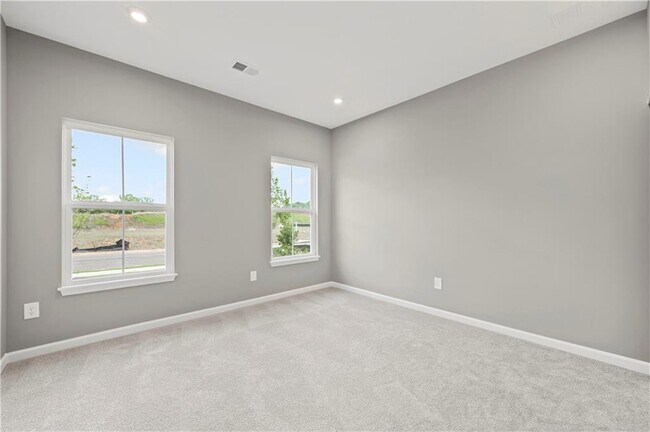 106 Warrior Ct, Hoschton, GA 30548 - photo 3