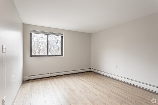 Rockingham Glen, West Roxbury, MA 02132 - photo 3