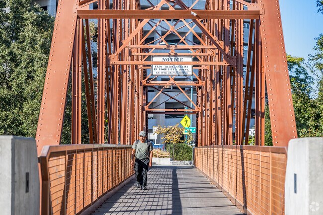 There are many paved walking and biking paths that run through Roseville.