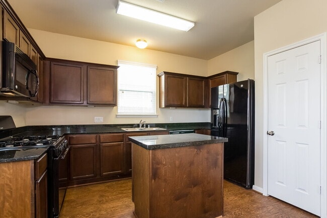 3350 Allington Ct, Houston, TX 77014 - photo 5