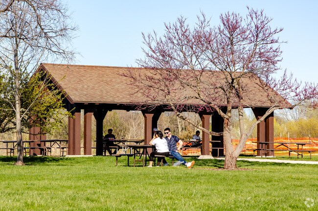 Mallard Lake Forest Preserve is 948-acre park that offers areas for picnic and relaxation.