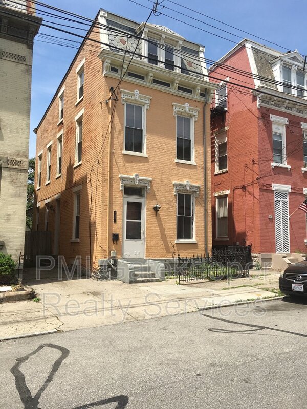2231 Victor St, Cincinnati, OH 45219