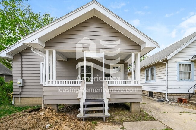 2114 W Callender Ave, West Peoria, IL 61604 - photo 2