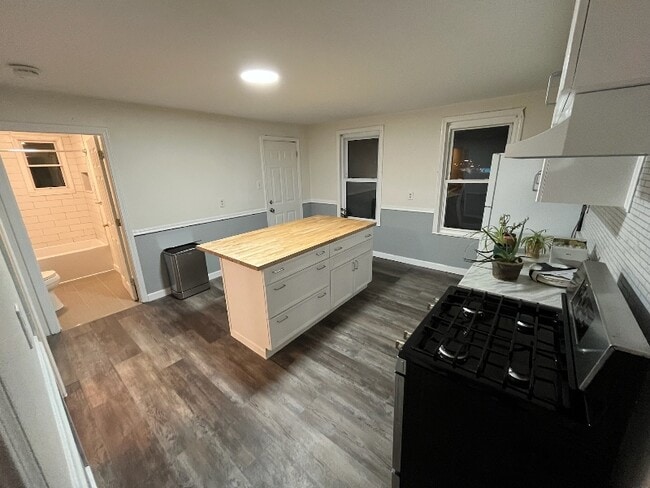 661 Millbury St unit 2, Worcester, MA 01607 - photo 5