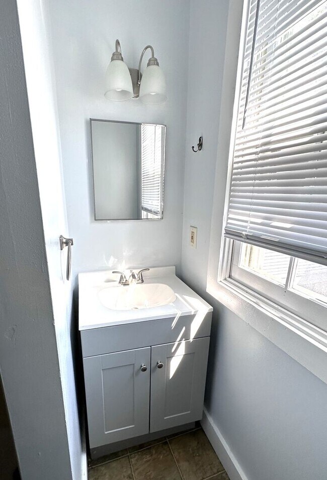 12-14-14 St Louis St unit 12 Saint Louis St, Burlington, VT 05401 - photo 6