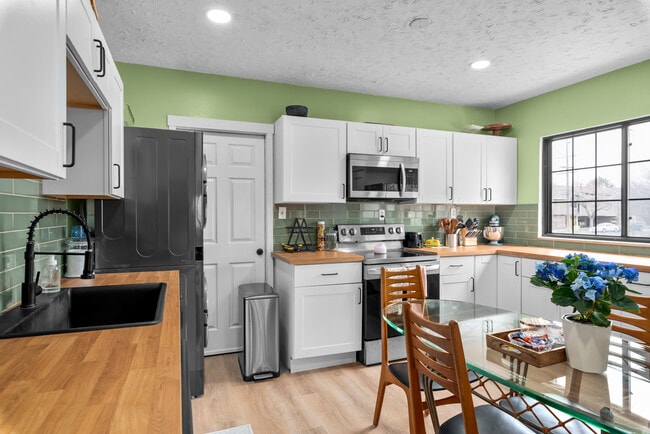 716 E 50 S unit Upper Level, Provo, UT 84606 - photo 6