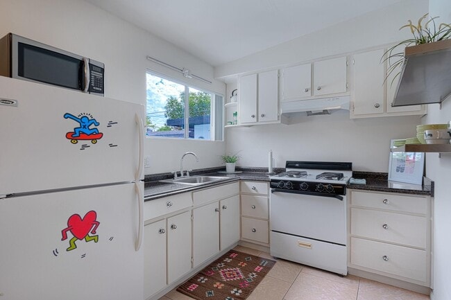 Full sized Kitchen