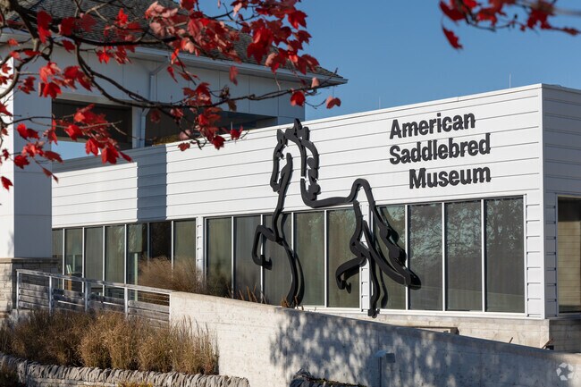 Park of the Kentucky Horse Park in Donerail, is the American Saddlebred Muesum.