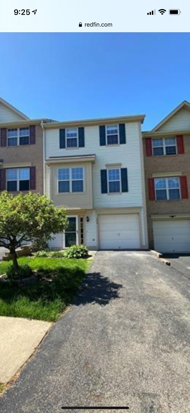 104 Hillvue Dr, Seven Fields, PA 16046