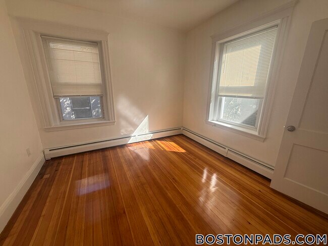 47 Strathmore Rd unit 3, Brighton, MA 02135 - photo 2