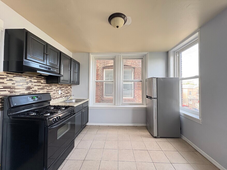 1203 Broad St 9