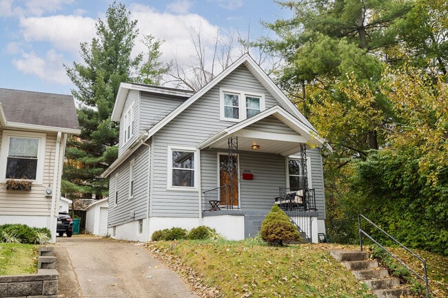 3935 Oak Park Place unit ID1353852P, Cincinnati, OH 45209 - photo 2