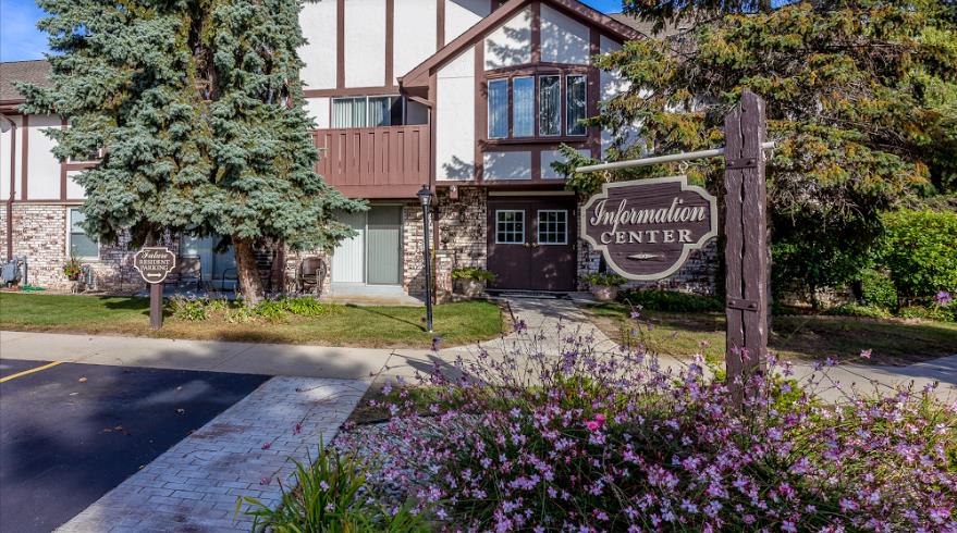 English Meadows Apartment Homes, Greenfield WI, Milwaukee, WI 53220 - photo 1