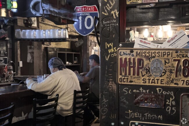 Acacia Trails locals love the firepit steaks and friendly drinks at Li'l Abner's.