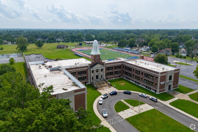 Emmet Belknap Intermediate School has a student teacher ratio of 11 to 1.
